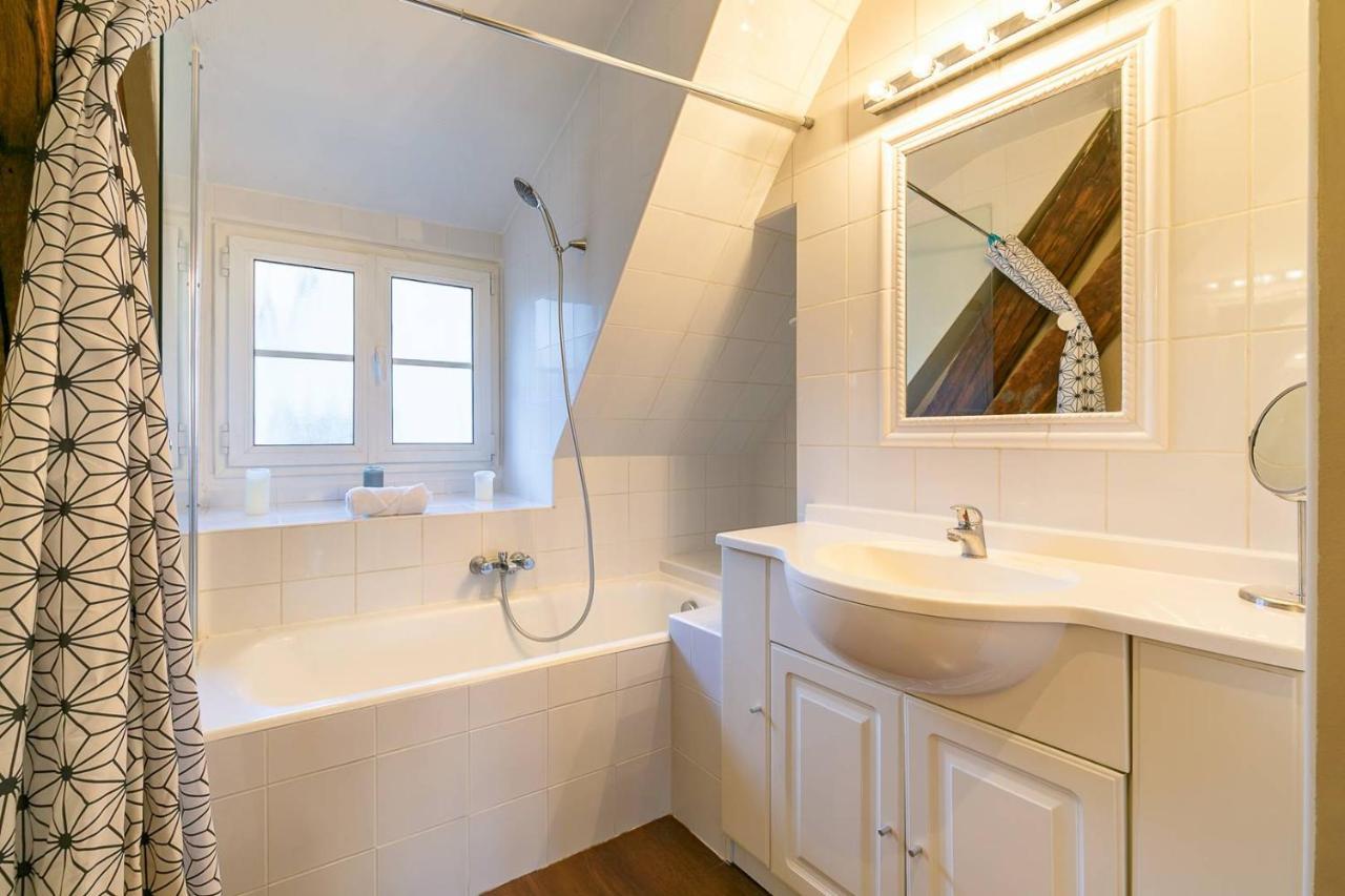 La Plume Aux Pieds Du Parvis Saint Jean Apartment